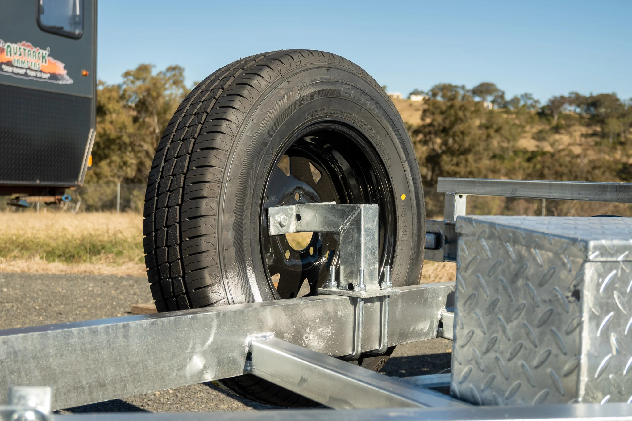 MAKS Drop Tail Vehicle Trailer w/Winch & Battery - Image 10