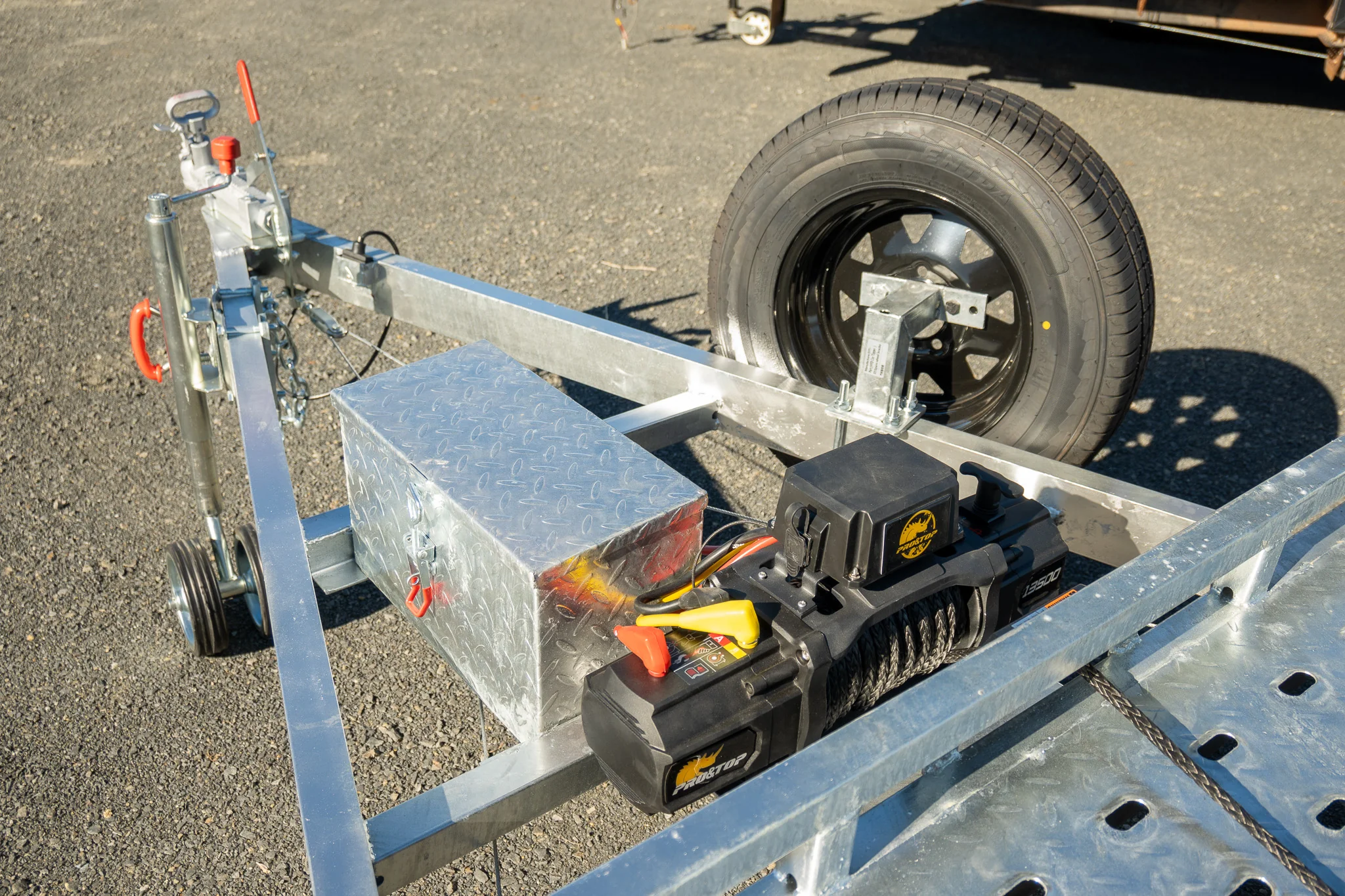 MAKS Drop Tail Vehicle Trailer w/Winch & Battery - Image 6